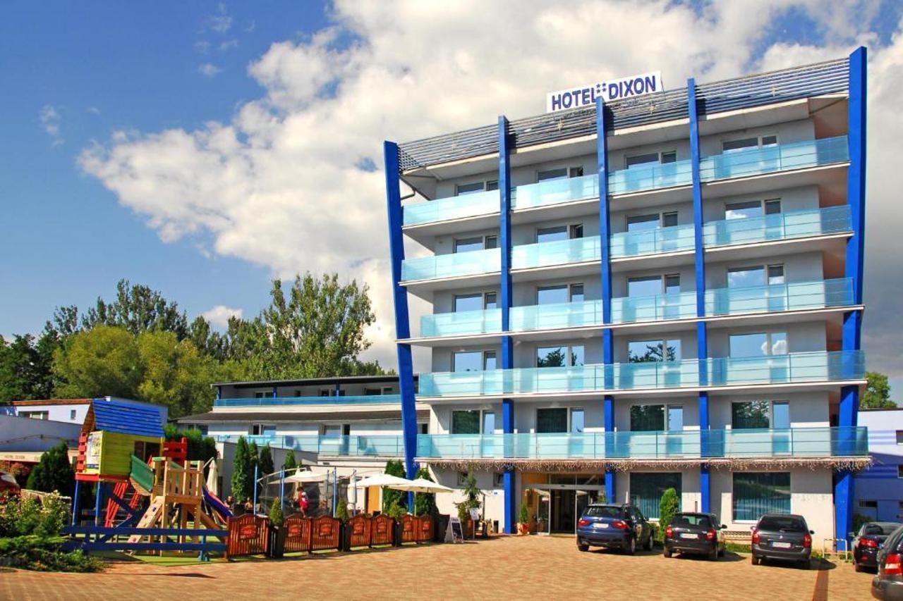 Hotel Dixon So Vstupom Do Bazena A Virivky Zdarma - Free Entrance To Pool And Jacuzzi Included Banská Bystrica Esterno foto
