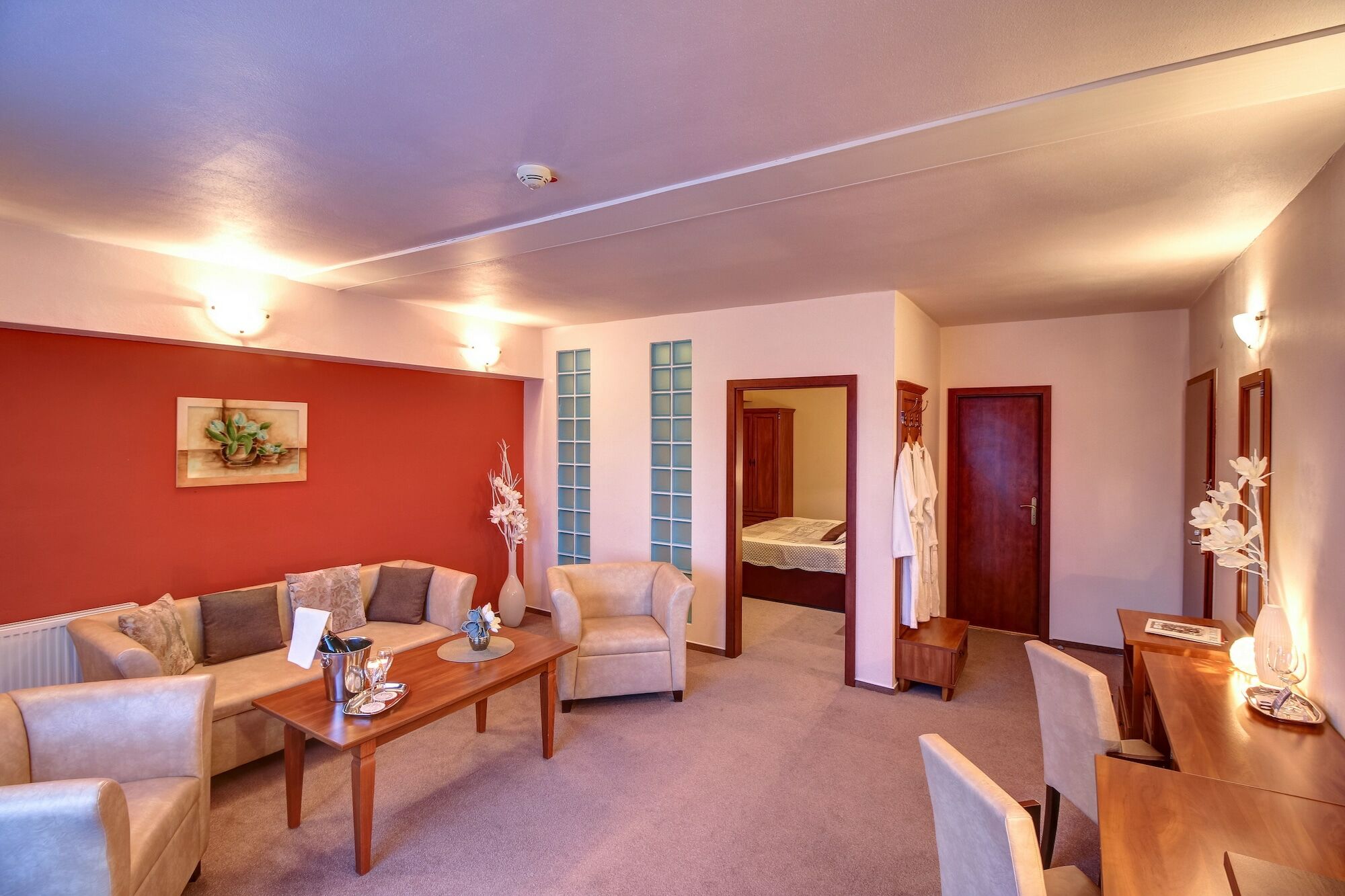 Hotel Dixon So Vstupom Do Bazena A Virivky Zdarma - Free Entrance To Pool And Jacuzzi Included Banská Bystrica Esterno foto