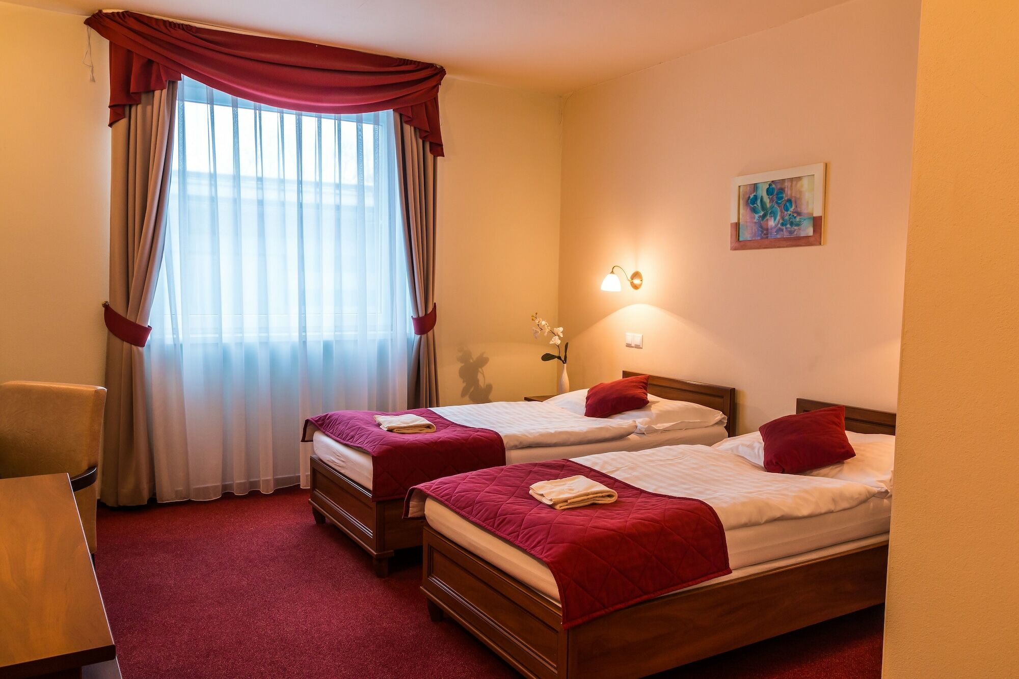 Hotel Dixon So Vstupom Do Bazena A Virivky Zdarma - Free Entrance To Pool And Jacuzzi Included Banská Bystrica Esterno foto